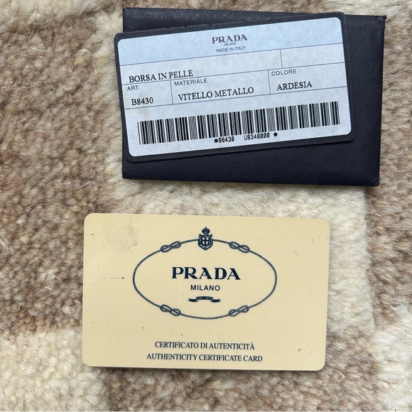 Prada Vintage Vitello Metallo Cleo Shoulder Bag w/ authentication certificate - Picture 2 of 11
